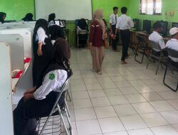 Berangkat dari Keterbatasan Guru Informatika SMAN 1 Aluh Aluh Banjar Sulap Siswa Melek Komputer