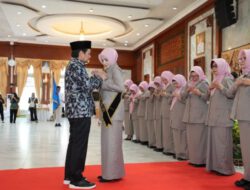 Wagub Hasnuryadi Lantik drg.Ellyana Trisya sebagai Ketua BKOW Kalsel, Dorong Perempuan Banua Lebih Berdaya