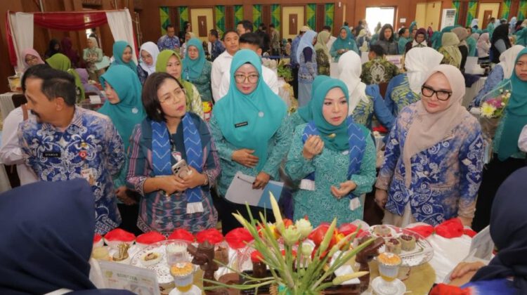 Ketua TP PKK Hj. Fathul Jannah Muhidin Bangga Menu Sehat Berbasis Pangan Lokal pada Lomba Cipta Menu Beragam, Bergizi, Seimbang dan Aman (B2SA)