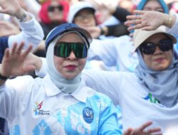 Penuh Semangat dan Kebersamaan, Ketua TP PKK  Hj. Fathul Jannah Hadiri Flashmob Kreasi Penggiat Jiwa