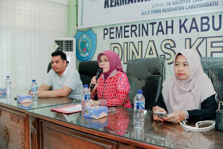 Buka Pelatihan Keamanan Pangan SPPG 2026, Kadinkes Labuhanbatu Tekankan Makanan Sehat dan Aman untuk Anak Sekolah