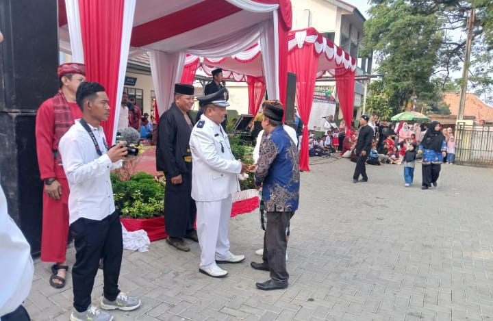 HUT ke-81 RI, Siman Sagita Berbaur Bersama Warga Desa Cipayung
