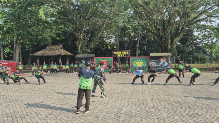 Meriahkan HUT ke-81 RI, Kodim 1002/HST Gelar Tarik Tambang, Lari Estafet hingga Bakacal