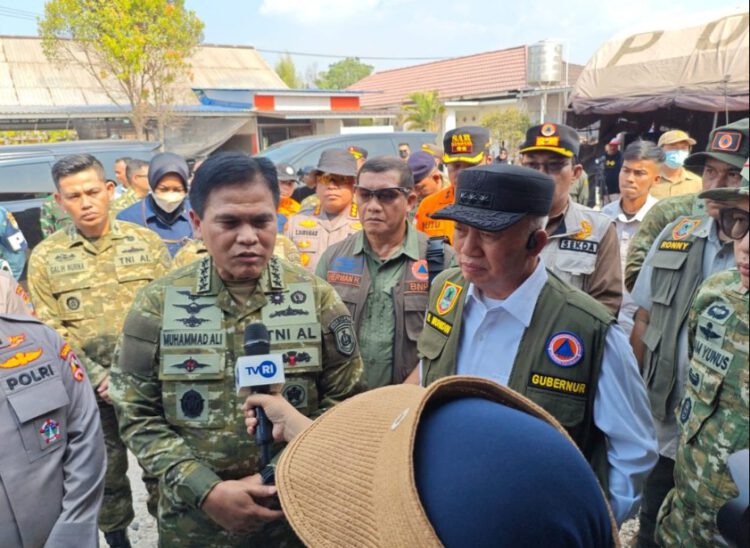 Tinjau Karhutla Kalsel, KSAL Muhammad Ali Apresiasi Sinergi Seluruh Aparat