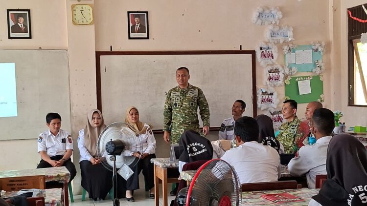Tangani Karhutla di Kalsel, Pasis TNI Turun ke Lapangan dan Gencarkan Edukasi