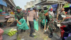 Pimpin Karya Bakti Peduli Sampah di Pasar Antasari, Danrem 101/Ant Ajak Masyarakat Wujudkan Lingkungan Bersih dan Sehat