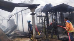Sigap Tangani Kebakaran, Babinsa Bersama BPK dan Warga Padamkan Api di Aluan Bakti