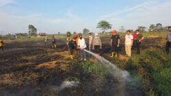 Wagub Kalsel Hasnuryadi Tinjau Lahan Kahutla dan Turun Langsung Lakukan Pemadaman