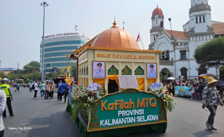 Mobil Hias Kafilah Kalsel Tampilkan Cahaya Al-Qur’an dalam Harmoni Budaya Banua