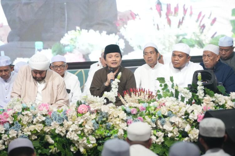 Wagub Hasnuryadi dan Ribuan Jamaah Hadiri Mejelis Taklim Bulanan Ahbabul Musthofa dan Peringatan Maulid Nabi Bersama Habis Syech