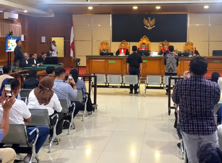 Pengadilan Tipikor Bandung Vonis Ade Koswara Kunang 6 Tahun dan Abah Kunang 4 Tahun Penjara