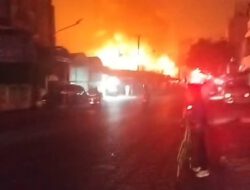 Api Mengamuk Subuh Hari di Pasar Lama Banjarmasin, Rumah dan Usaha Warga Dilalap Si Jago Merah