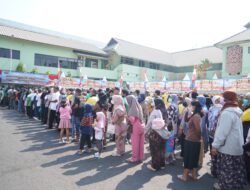 Sambut HUT ke-81 TNI, Korem 101/Antasari Bagikan 1.300 Paket Sembako Gratis Hingga Pengobatan Gratis