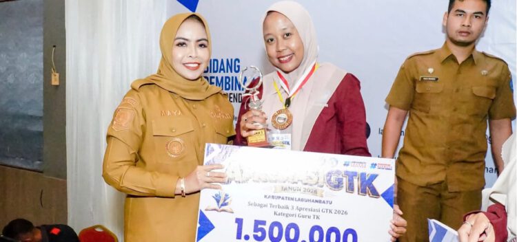 Bupati Labuhanbatu Hadiri dan Beri Penghargaan GTK Dedikatif dan Transformatif Tahun 2026