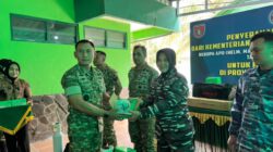 Perkuat Penanganan Karhutla, Korem 101/Antasari Kembali Bagikan APD ke Personel TNI dan Relawan