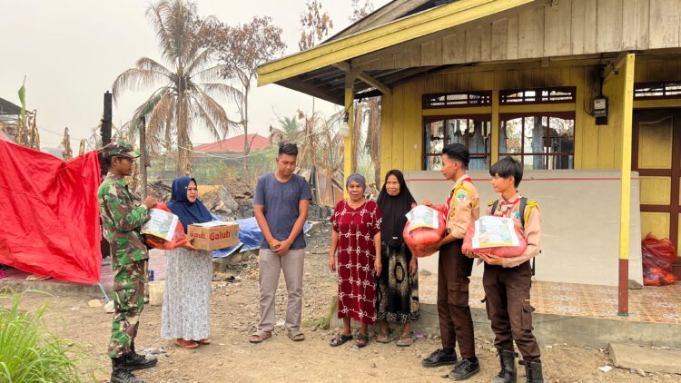 Wujud Kepedulian di Tengah Musibah, Saka Wira Kartika Salurkan Bantuan untuk Korban Kebakaran HST