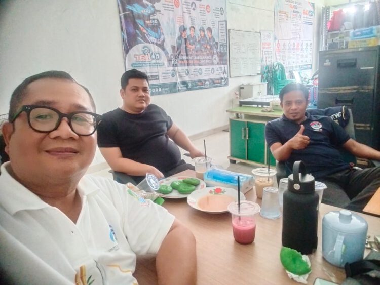 Pererat Silaturahmi Demi Kemajuan Organisasi IWO-I, Sekjen DPP Bersama Ketua IWO-I Kabupaten Bekasi Kunjungi Kantor IWO-I Kabupaten Karawang