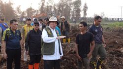 Bara di Bawah Tanah Diburu, Gubernur H. Muhidin Kerahkan Ekskavator Balik Tanah dan Pembasahan Lahan di Kawasan RSJ Sambang Lihum