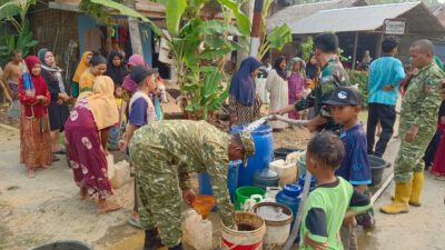 TNI Hadir di Tengah Krisis Air