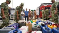Bantu Warga Hadapi Kekeringan, Danrem 101/Antasari Terjun Langsung Salurkan 21.000 Liter Air Bersih di Banjarmasin