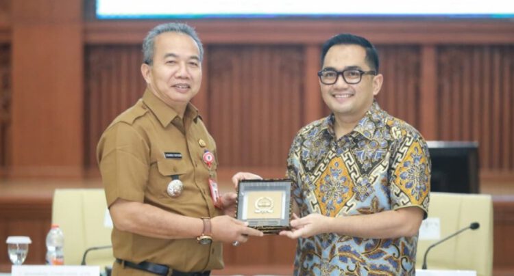 Gubernur Kalsel H. Muhidin Dukung Penyusunan 4 RUU Kabupaten/Kota di Kalsel, Tekankan Kepastian Hukum dan Kondisi Faktual Daerah