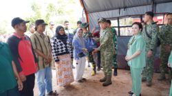 Danrem 101/Ant dan Kepala BPBD Prov. Kalsel Dampingi Pangdam XXII/TB Salurkan Ribuan Bantuan Presiden RI untuk Masyarakat dan Relawan Karhutla di Kalsel
