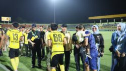Saksikan Laga Barito Putra, Gubernur Kalsel H. Muhidin Bersama Forkopimda Semangati Pemain Terus Berikan yang Terbaik untuk Banua