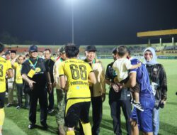 Saksikan Laga Barito Putra, Gubernur Kalsel H. Muhidin Bersama Forkopimda Semangati Pemain Terus Berikan yang Terbaik untuk Banua